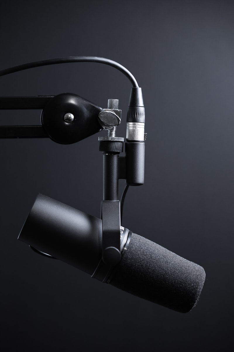 Micrófonos de podcast y cámaras